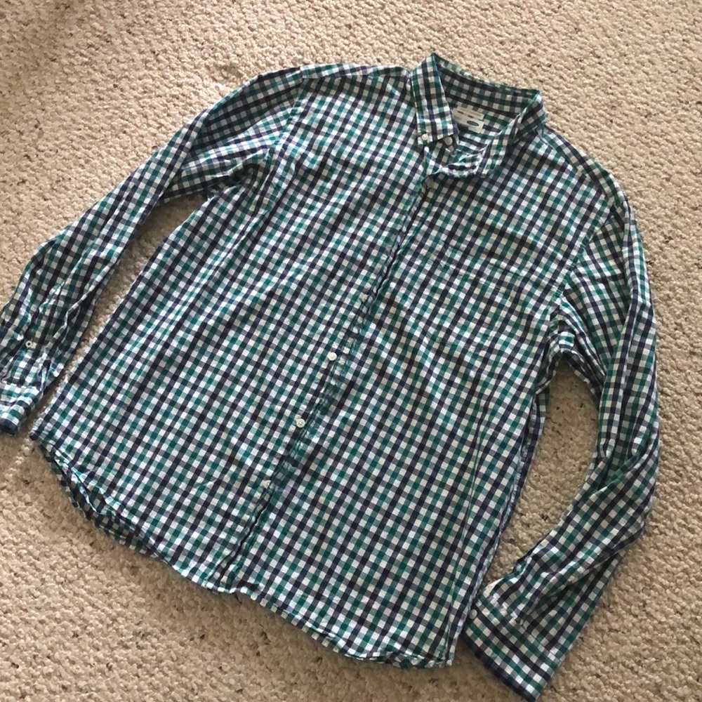 Men’s Old Navy long sleeve shirt